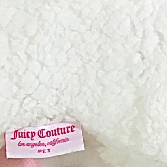 **SOLD** Juicy Couture Pet Plush Throw & Bone Shaped Sherpa Pillow Set for Dogs - Picture 9 of 16